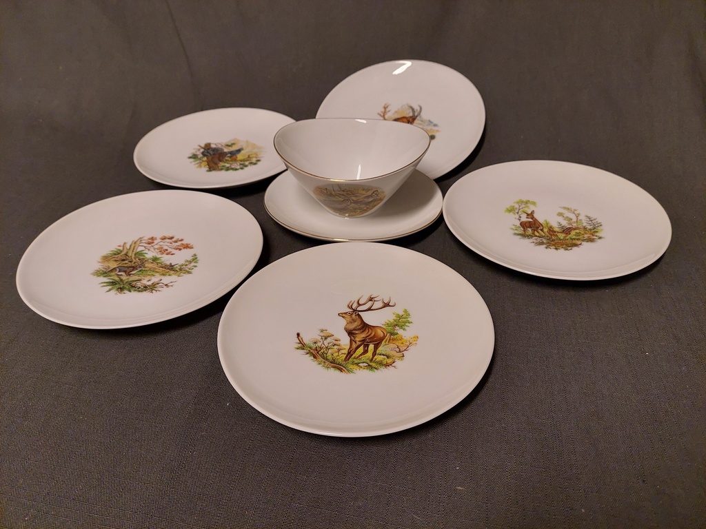 Porcelain dish set for a hunter