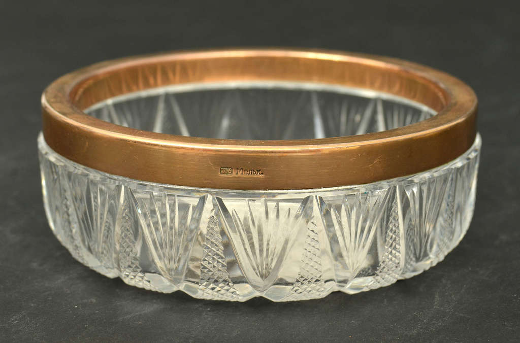 Crystal serving dish with melheor