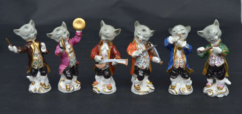 Porcelain cat collection (6 pcs)