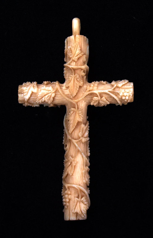 Крест из слоновой кости