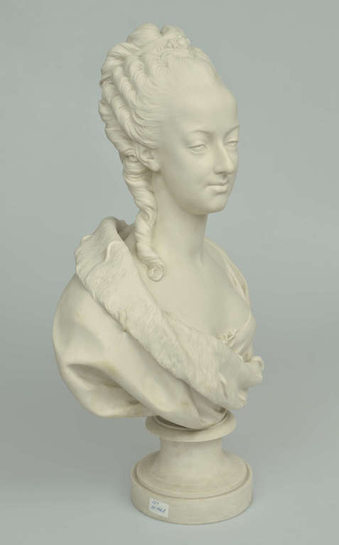 Chest sculpture ''Maria Antoinette''