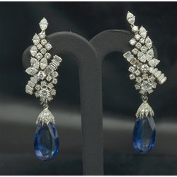 Gold earrings with diamond sapphires