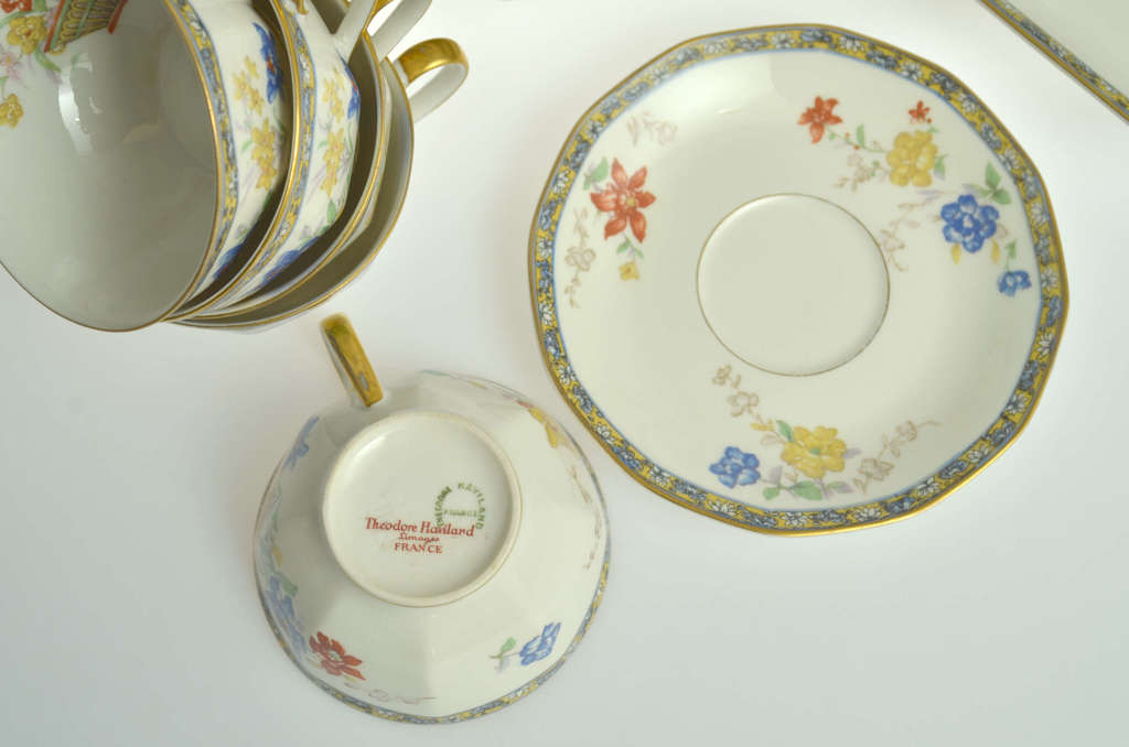 Porcelain tea set for eight people