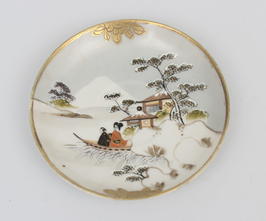 Porcelain plate with an oriental motif