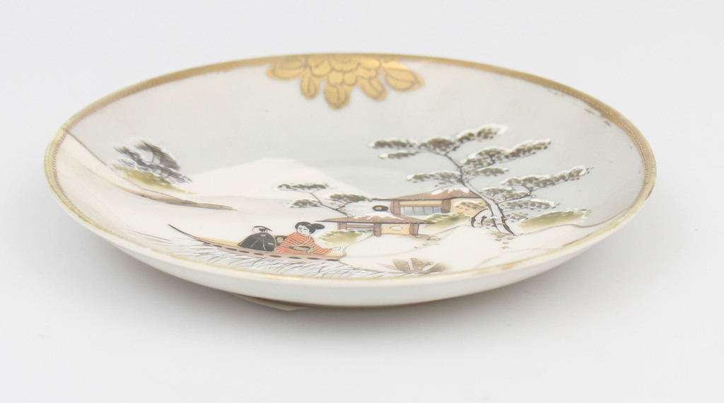 Porcelain plate with an oriental motif