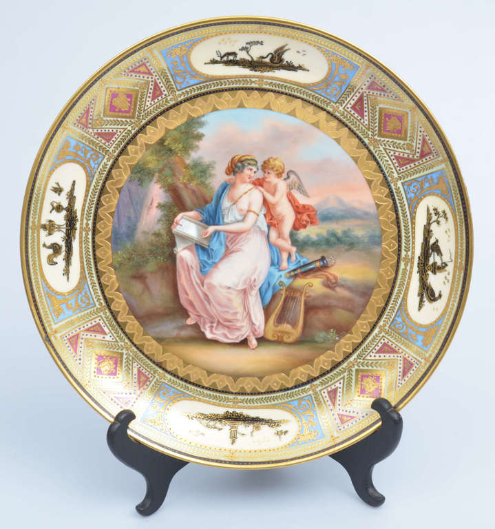 Porcelāna šķīvis ar gleznojumu ''Amor et Lappheur''