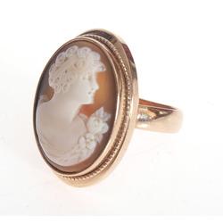 Women ring with Cameo
