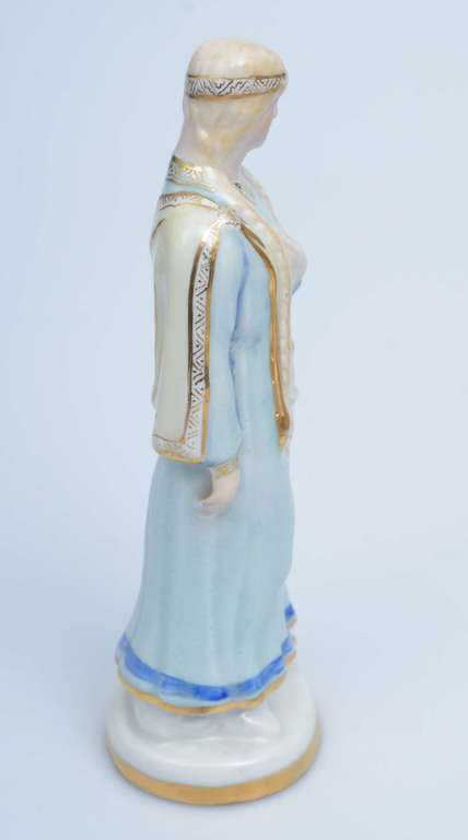Porcelain figurine ''Girl in folk costume''