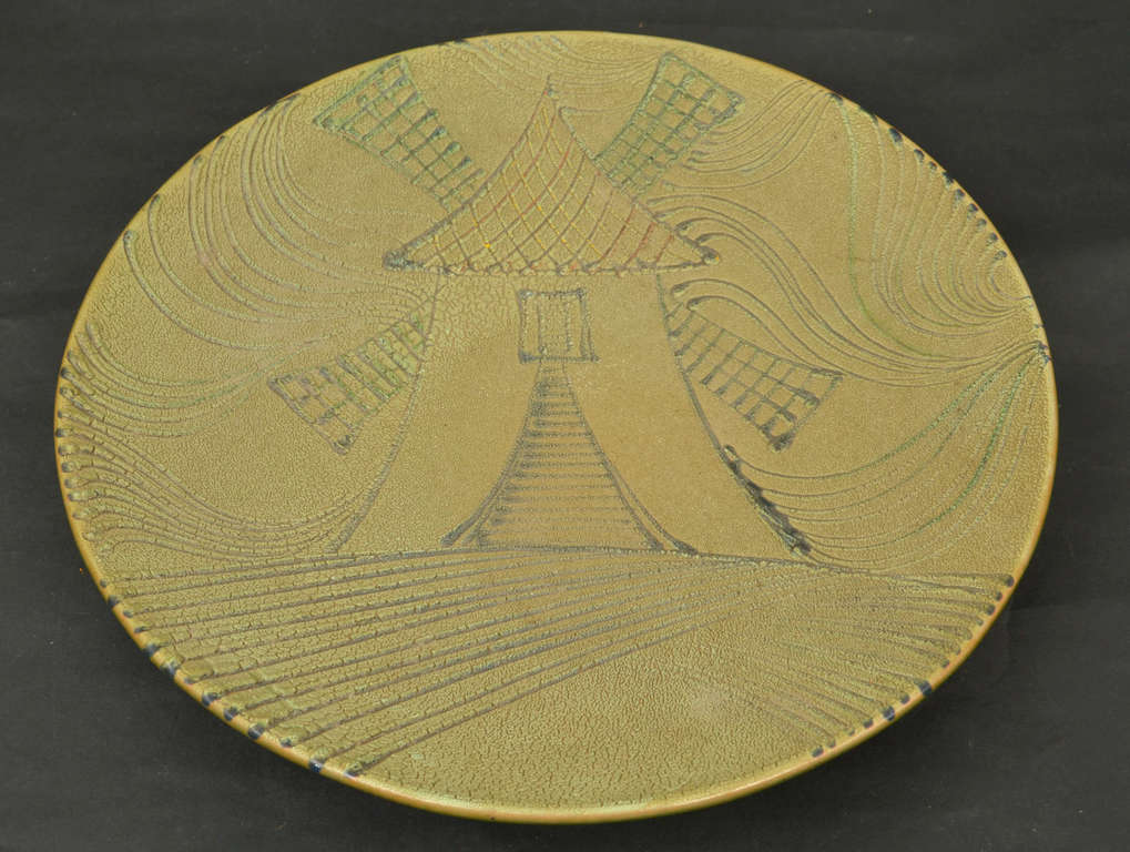 Ceramic plate 