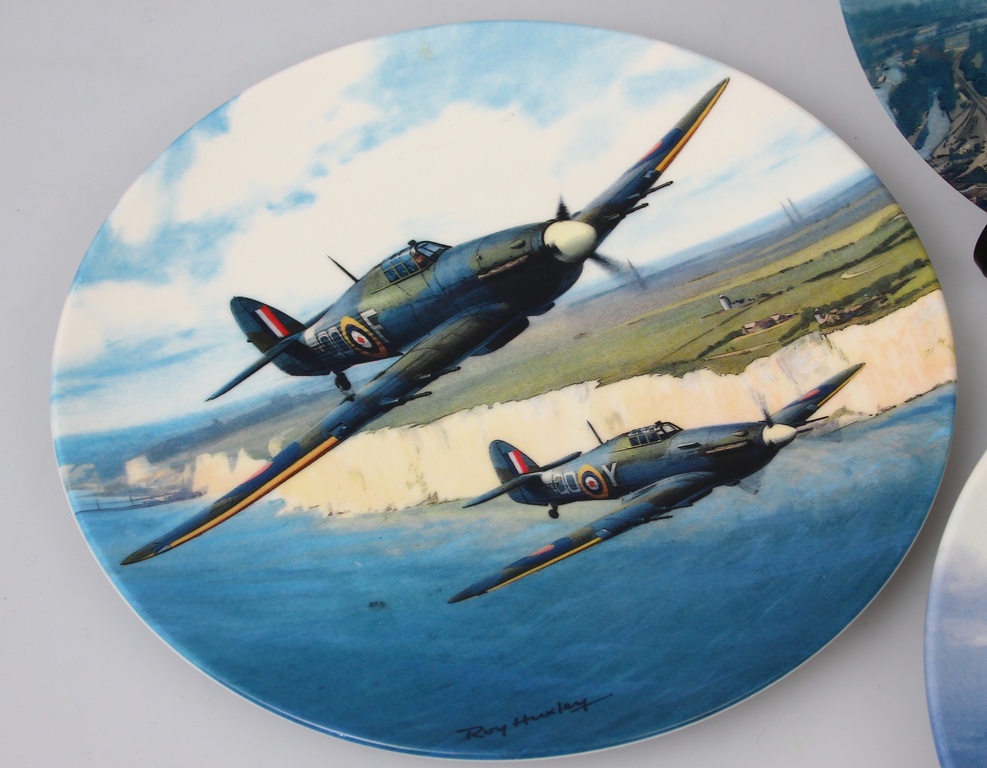 Set of decorative plates (3 pcs.)