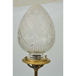Lampa ar stikla kupolu