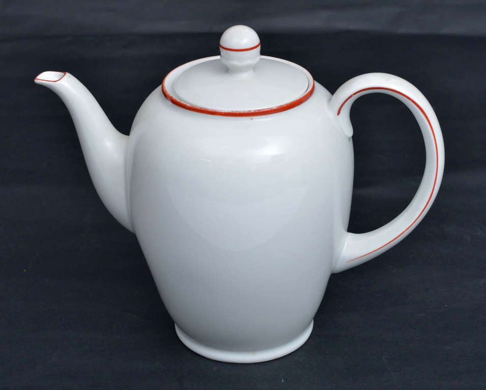 Porcelain kettle