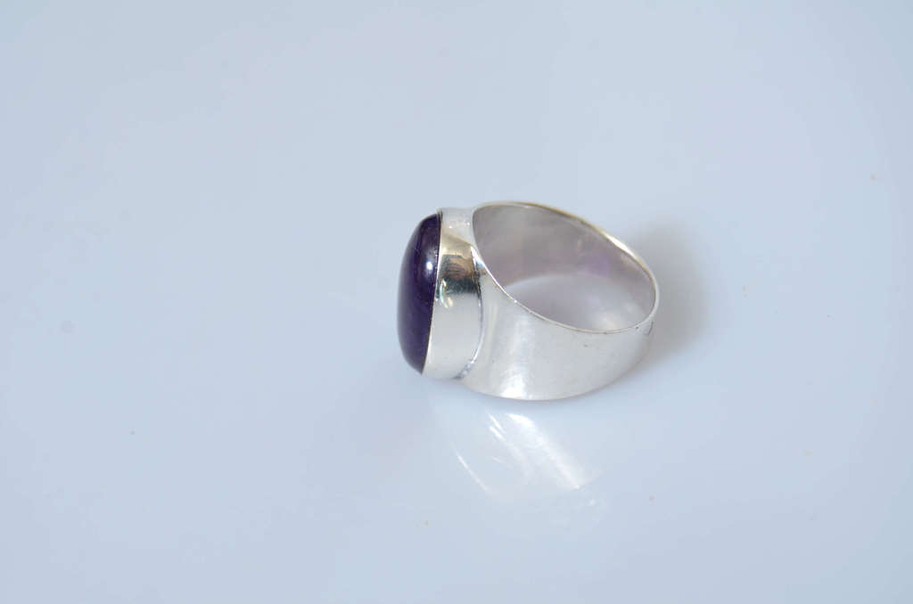 Silver Art Nouveau ring with amethyst?
