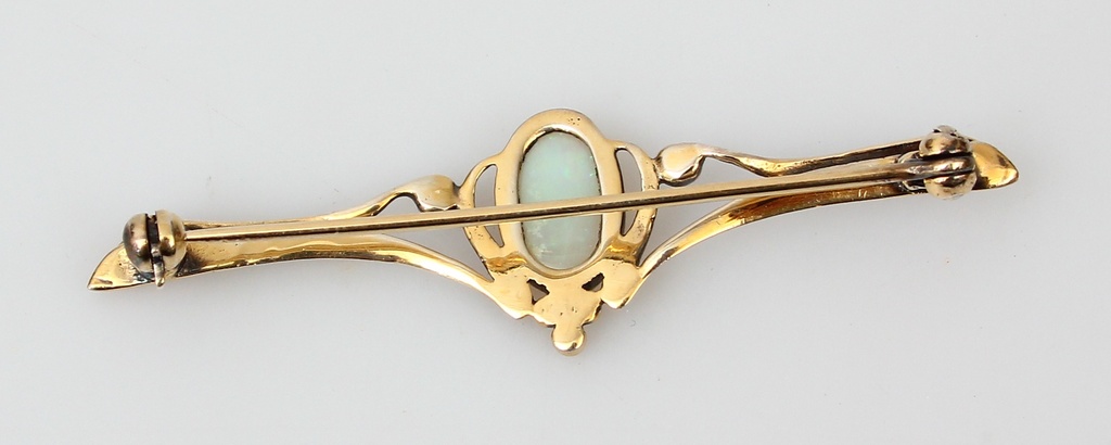 Silver-plated Art Nouveau brooch with Australian opal?