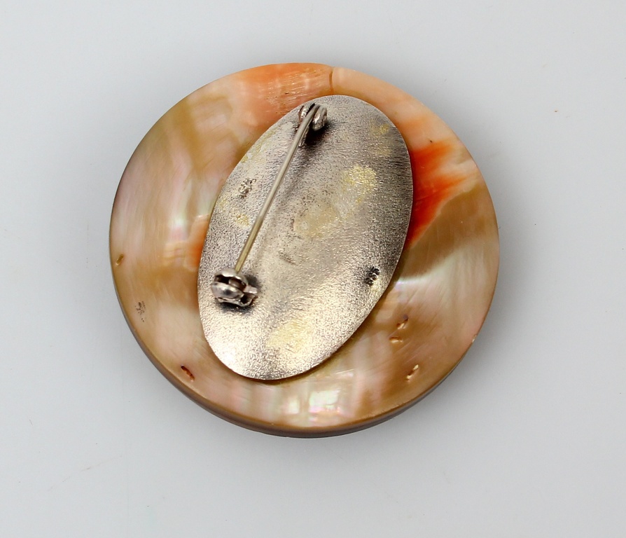 Серебряная брошь в стиле модерн с перламутром и жемчугом
