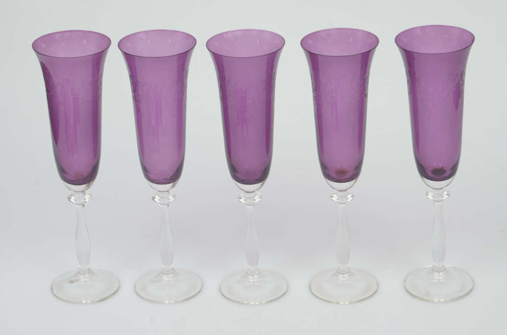  Krāsainā stikla glāzes (5 gab.)