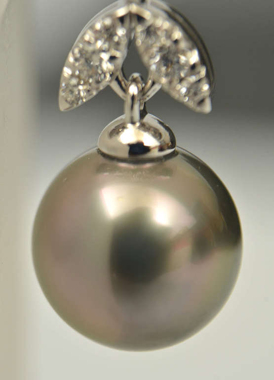 Серьги с бриллиантами, морским жемчугoм (Таити)