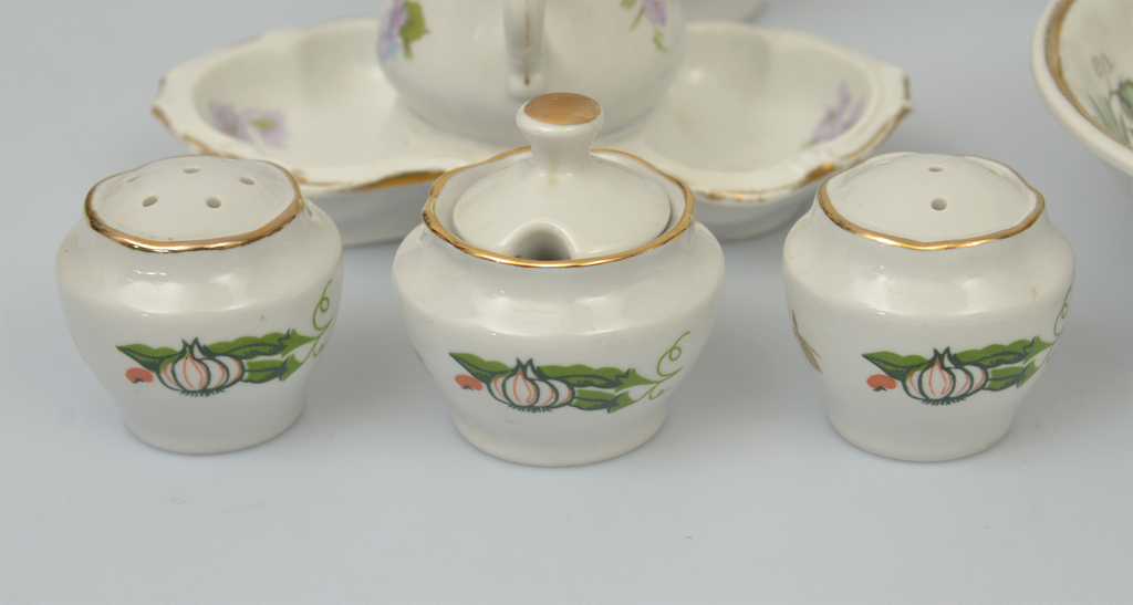 A set of different porcelain products