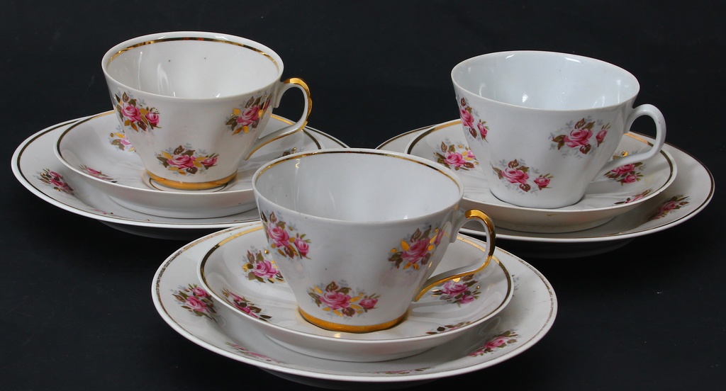 Cups with saucers from the service 