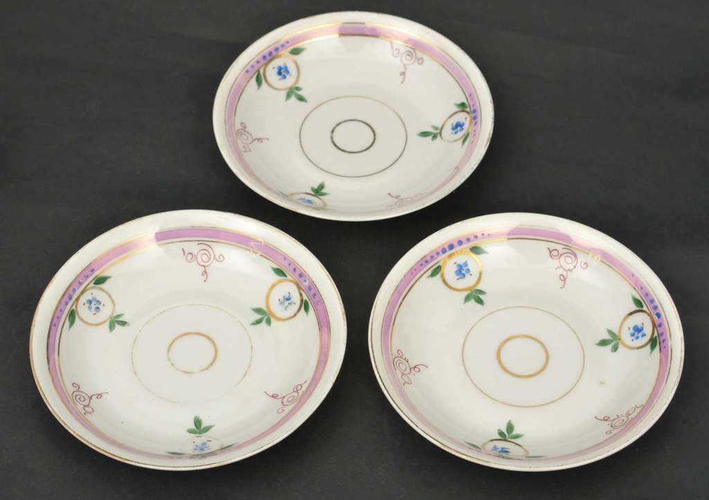 Porcelain cups with saucers (3 pcs.)