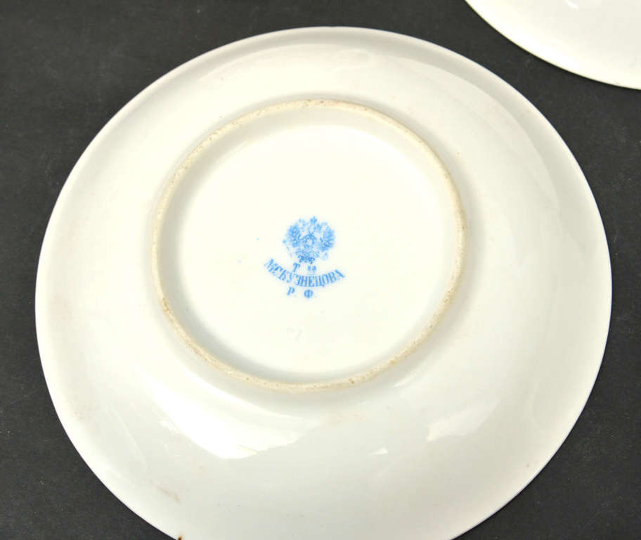 Porcelain cups with saucers (3 pcs.)