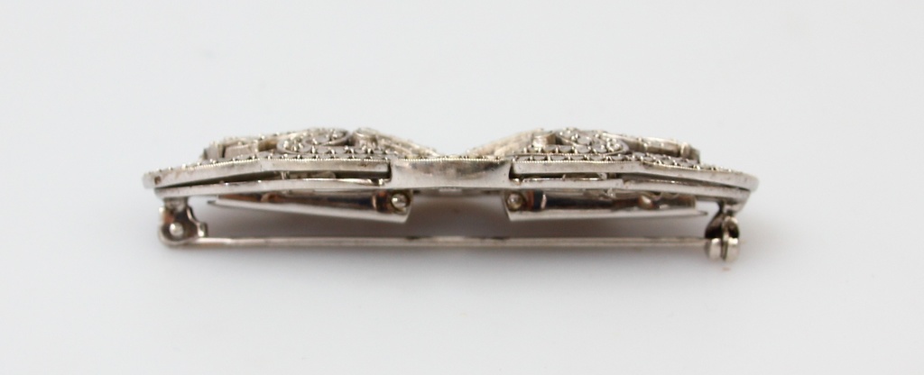 Серебряная брошь в стиле модерн с кристаллами марказита