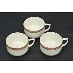 Porcelain cups (3 pcs.)