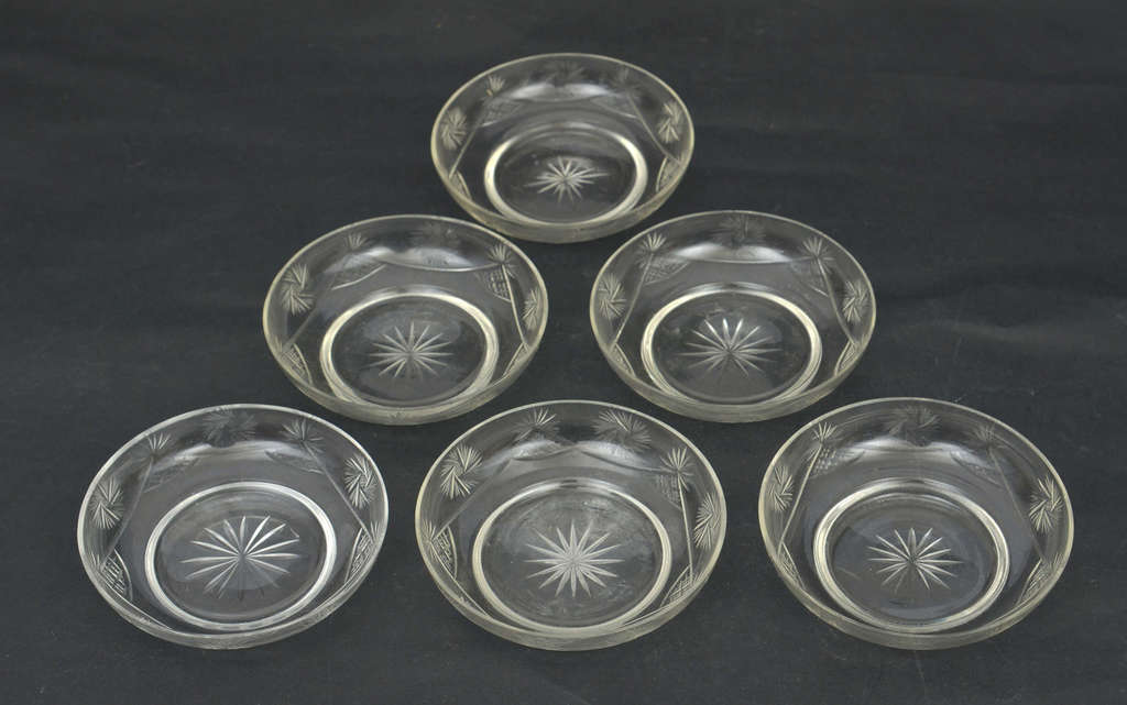 Set of glass dishes (6 pcs.)