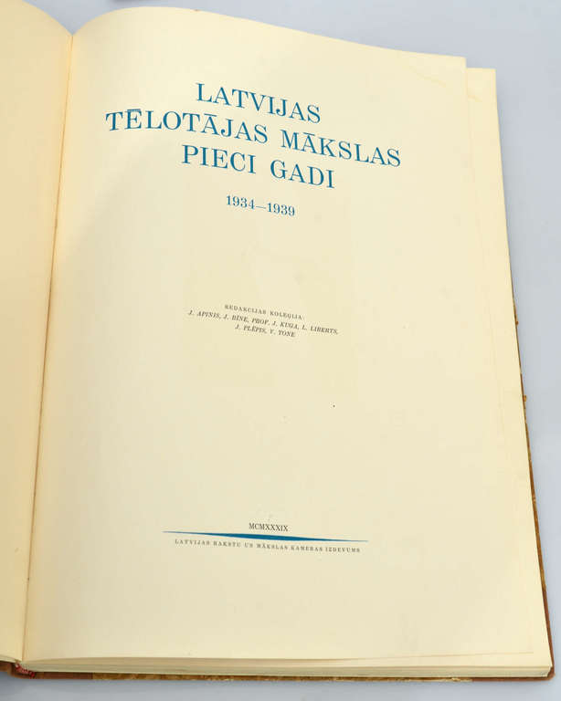 The book ''Latvijas tēlotājas mākslas pieci gadi 1934-1939''