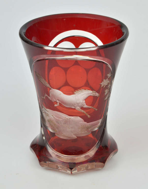 Glass vase (red glass)