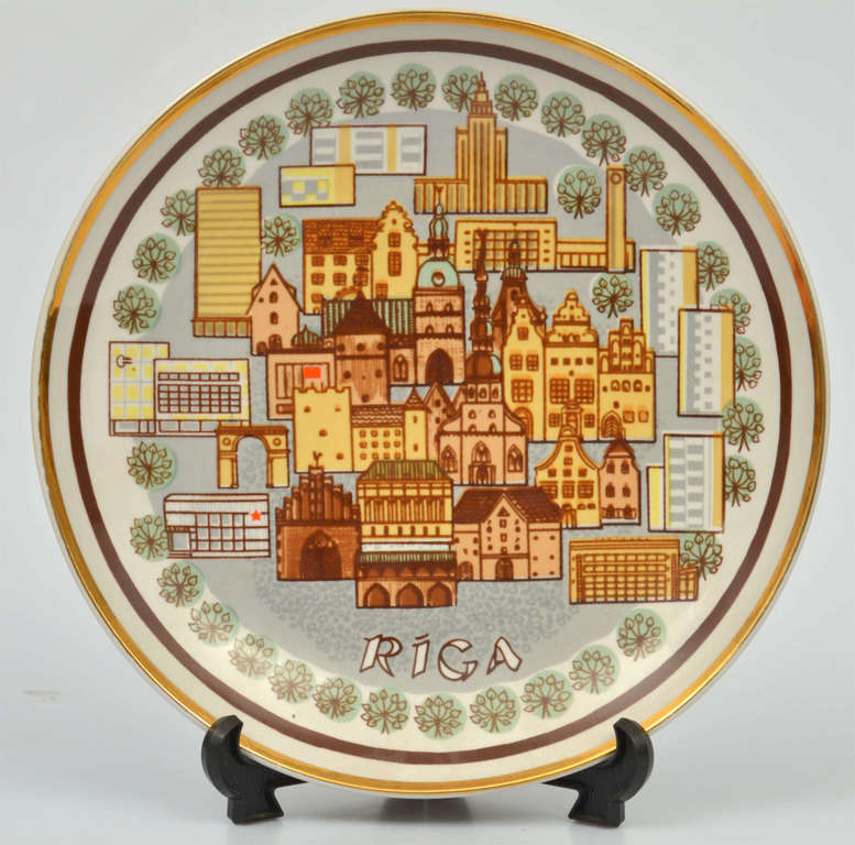 Porcelain decorative wall plate 