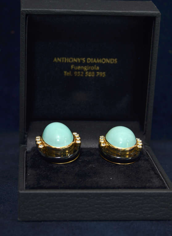 Gold earrings with diamonds, agate and turquoise