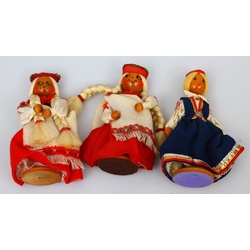 Wooden dolls (3 pcs.)