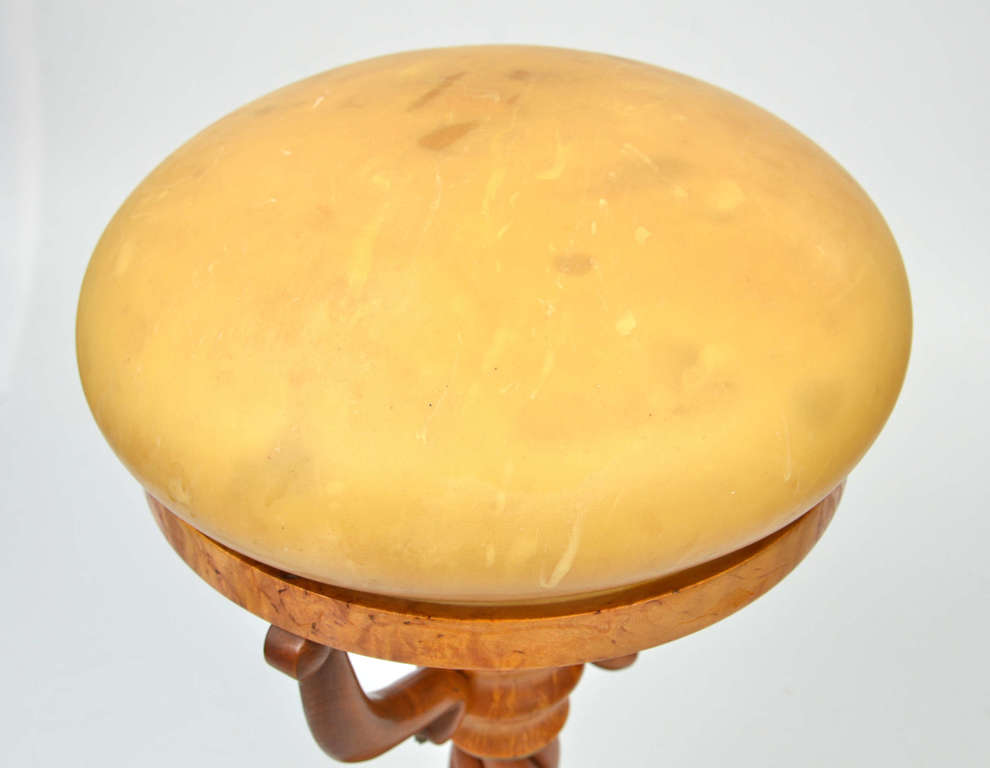 Настольная лампа из карельской березы