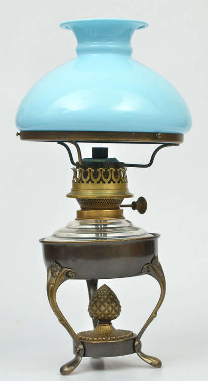 Petrolijas galda lampa