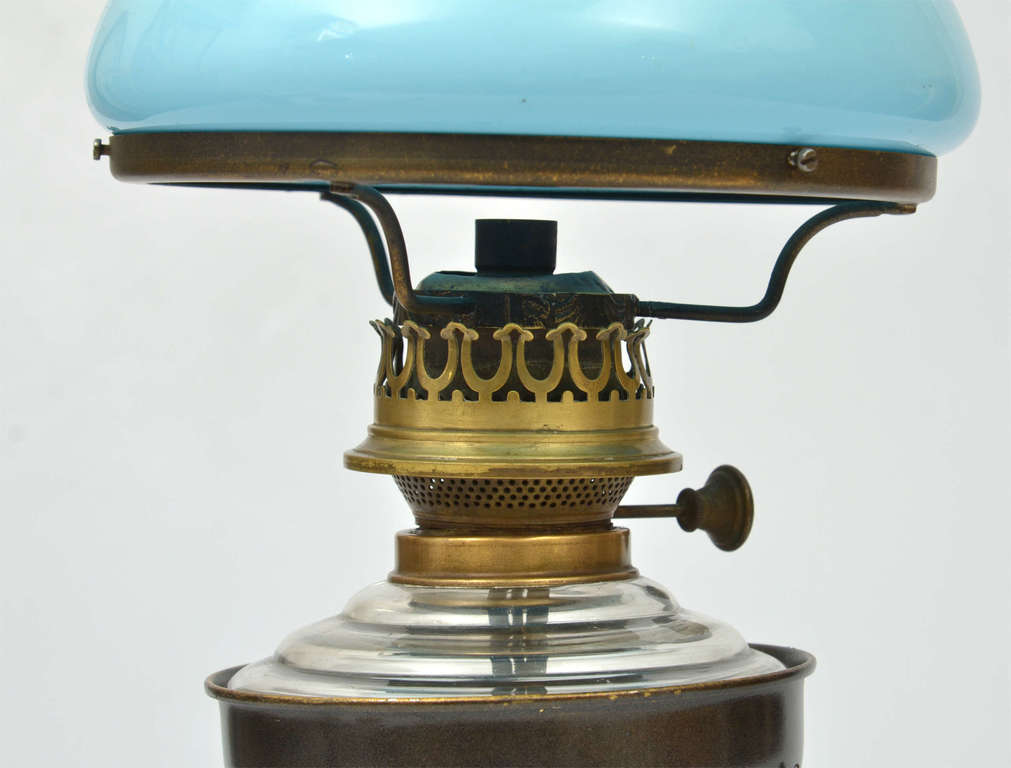 Petrolijas galda lampa