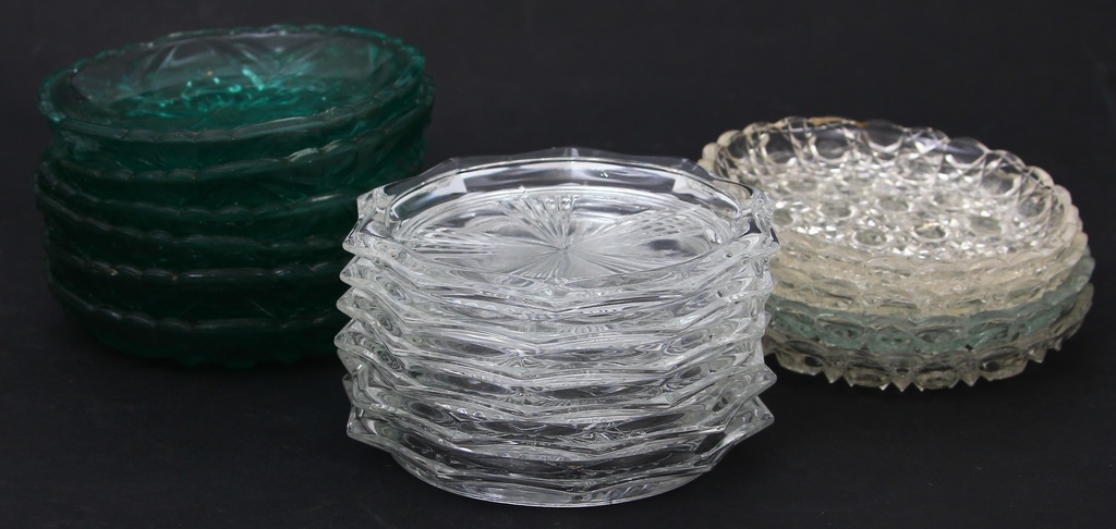Three types of glass trays (6 pieces + 6 pieces + 4 pieces)