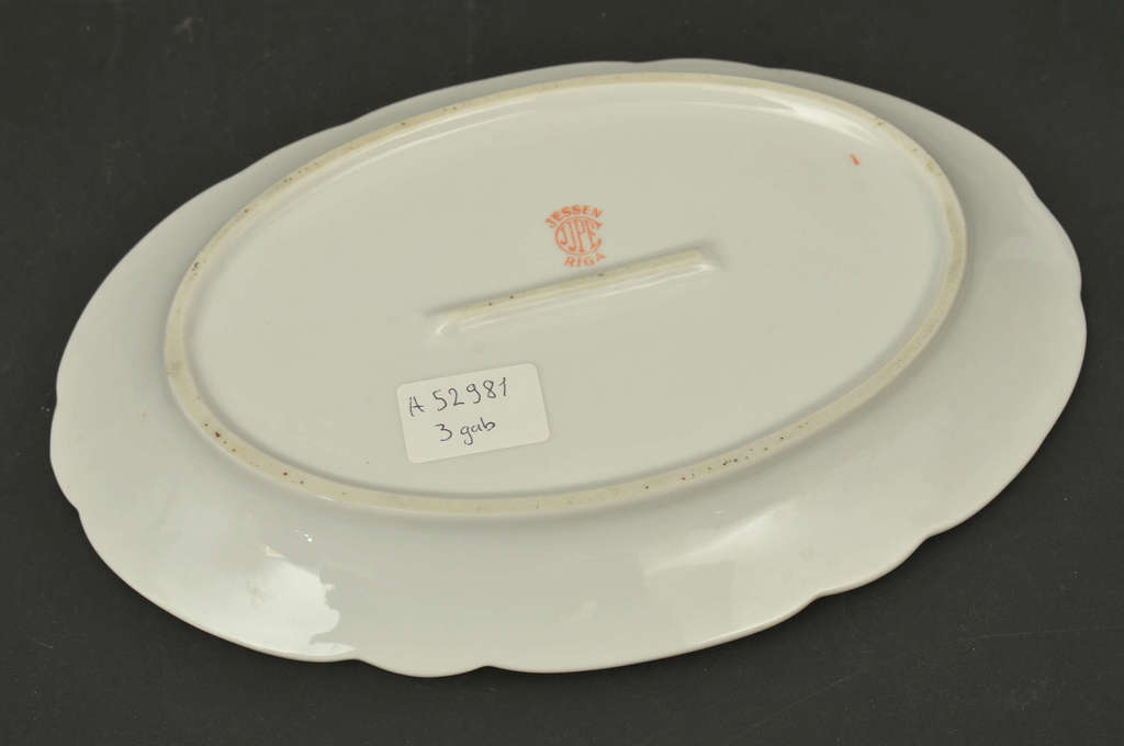 Porcelain serving plates 3 pcs