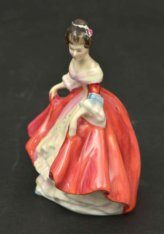 Porcelāna figūriņa ''Dāma sarkanā kleitā''