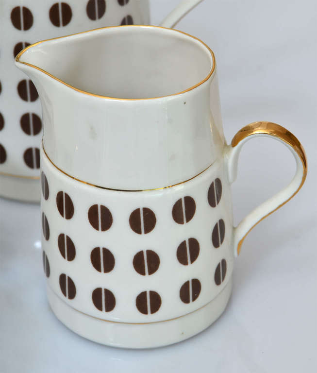 Incomplete coffee porcelain set