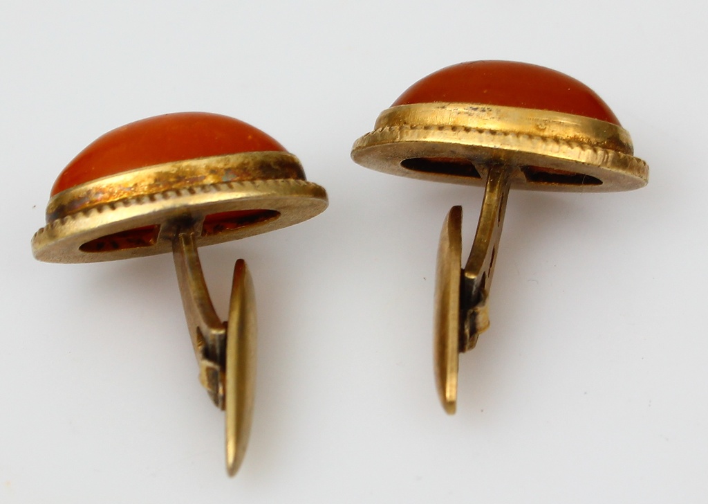 Silver cufflinks with amber?