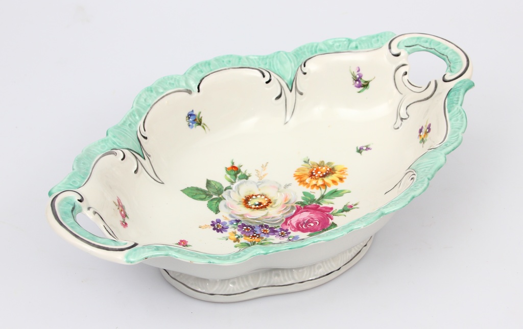 Porcelain dish with painting