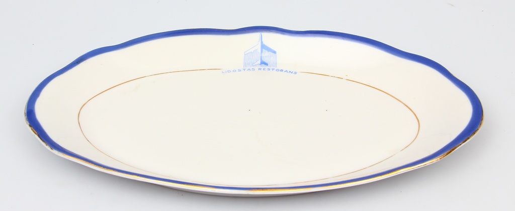 Фарфоровая тарелка 
