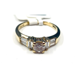 Золотое кольцо с бриллиантoм, алмазами