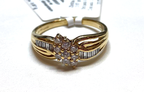Gold ring with diamonds, brillants