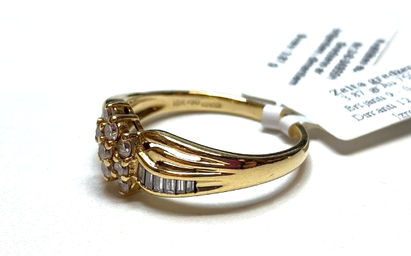 Gold ring with diamonds, brillants