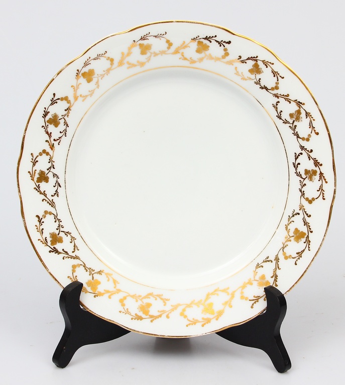 Kuznetsov porcelain plate