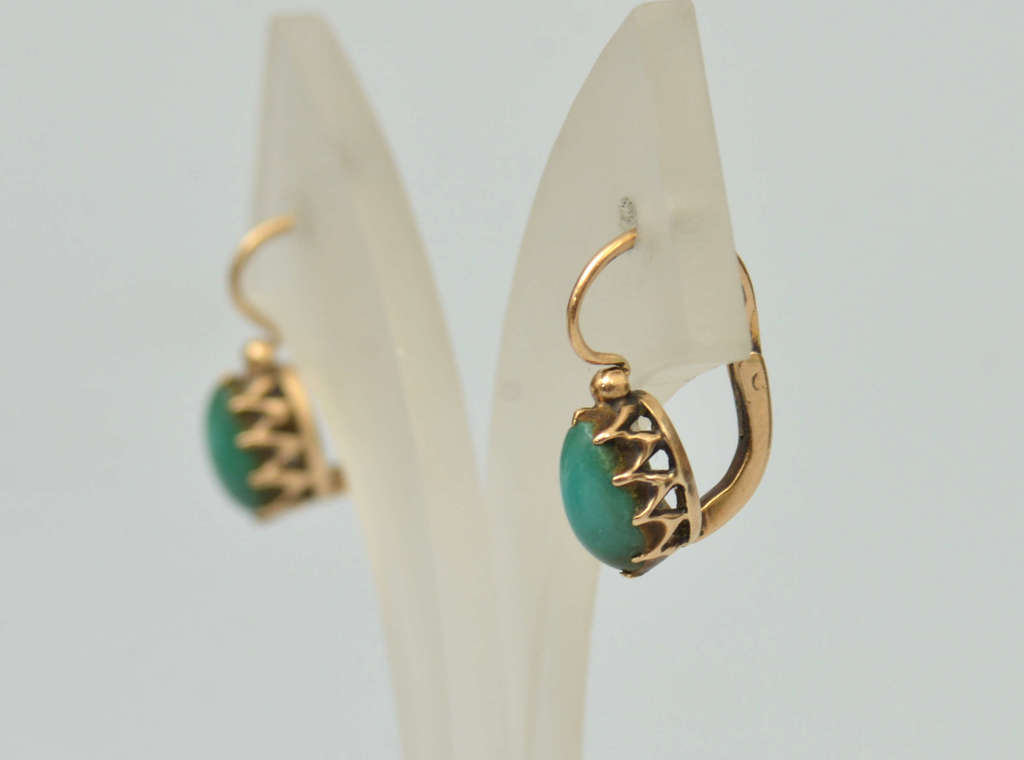 Gold earrings with turquoise