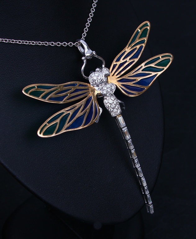 Gold dragonfly with diamonds