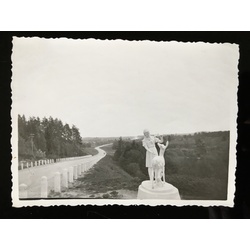 Мадонская дорога со скульптурой Пионер с оленем. 